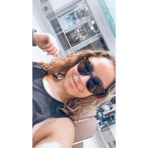 Meet your Posher, Julia